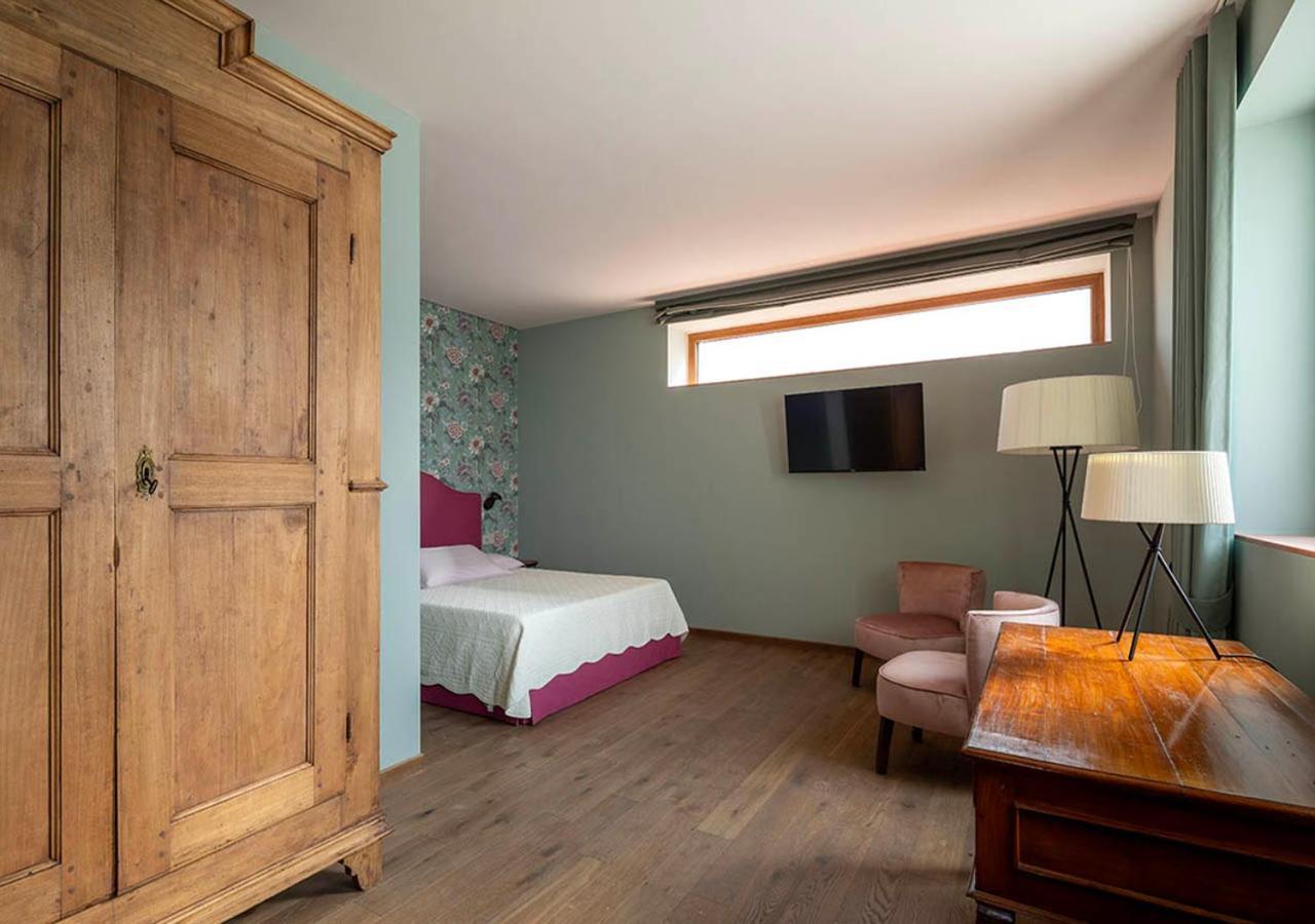 I Quattro Pozzi Guest House La Morra Luaran gambar